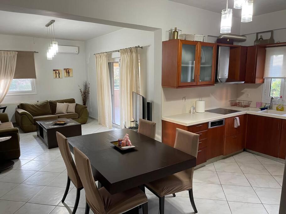 μοντέρνο μόλις 3 χιλ. απο τη σητεια Apartment Sitia (Crete)