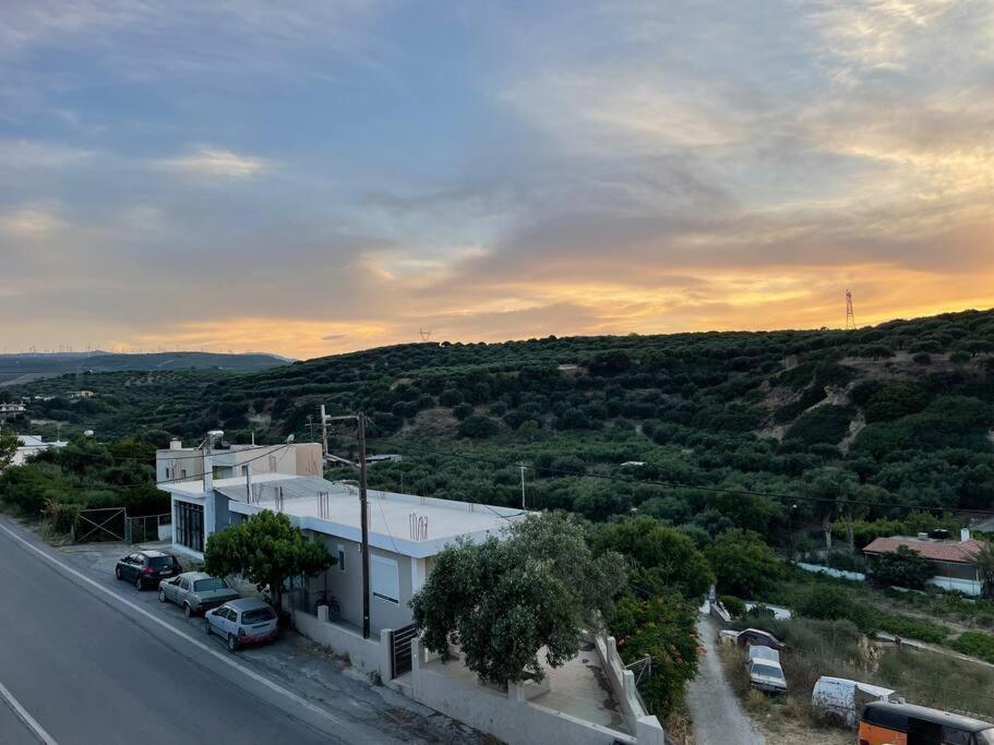μοντέρνο μόλις 3 χιλ. απο τη σητεια Sitia (Crete)
