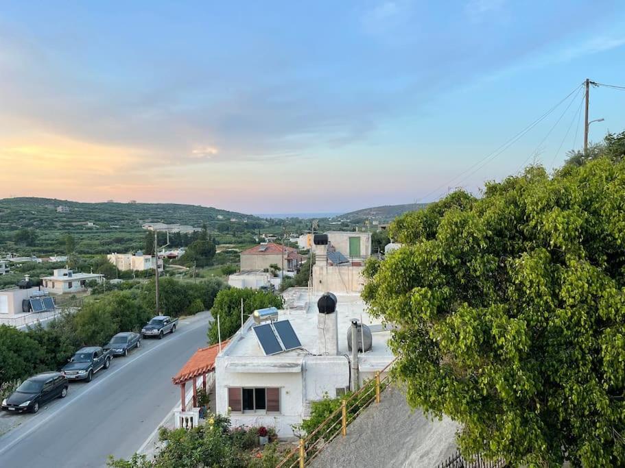 μοντέρνο μόλις 3 χιλ. απο τη σητεια Apartment Sitia (Crete)